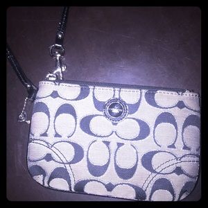 FINAL SALE!! Coach wristlet ♥️